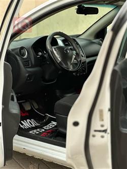 نيسان فيرسا